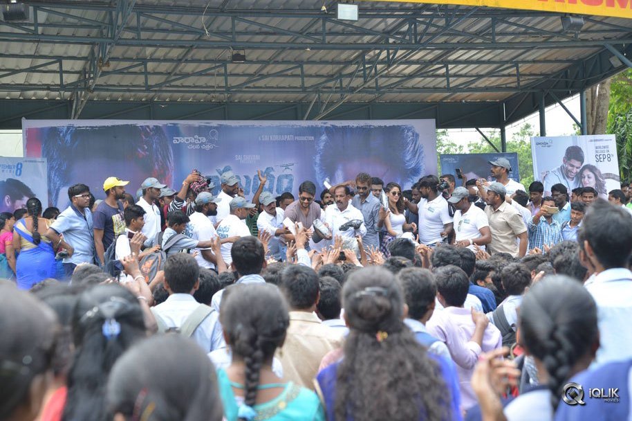 Yuddham-Sharanam-Team-at-Vizag-CEC-College